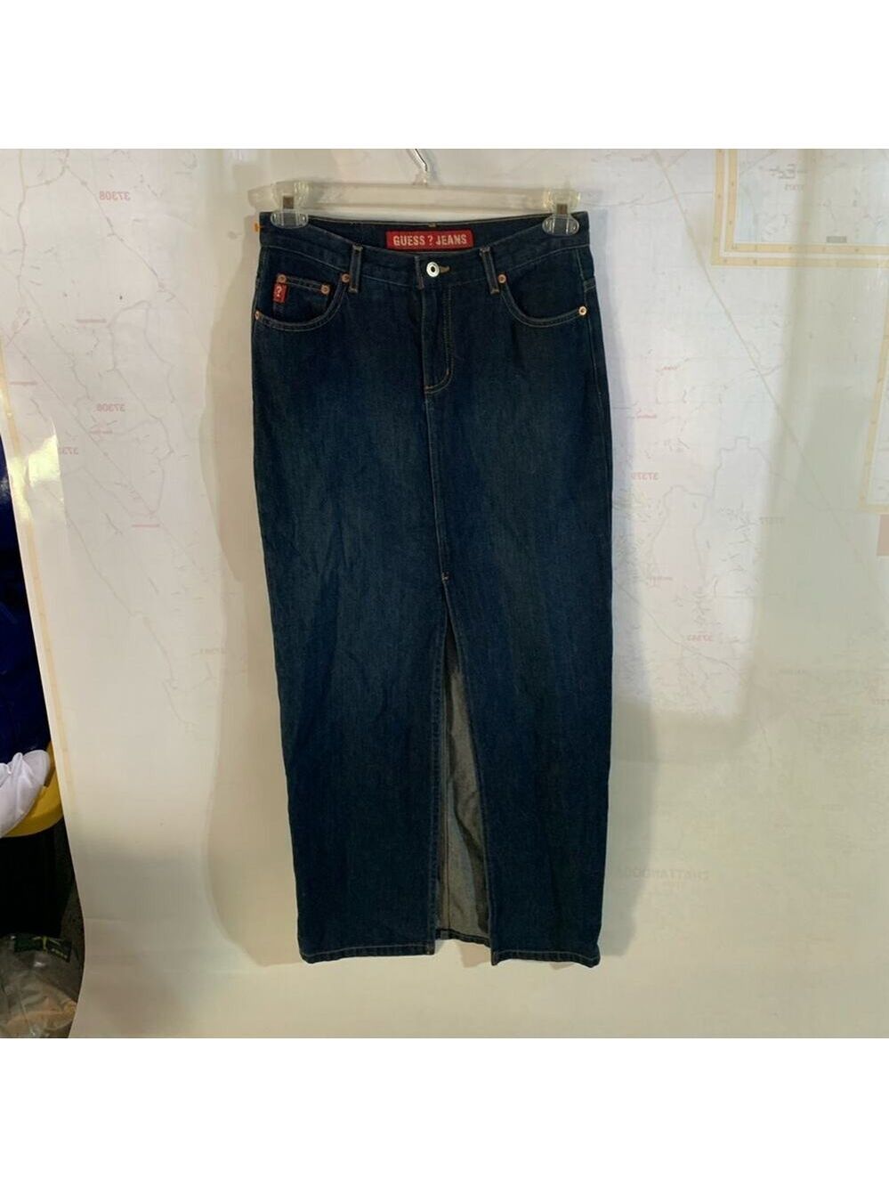 Guess - Picture 5 of 8